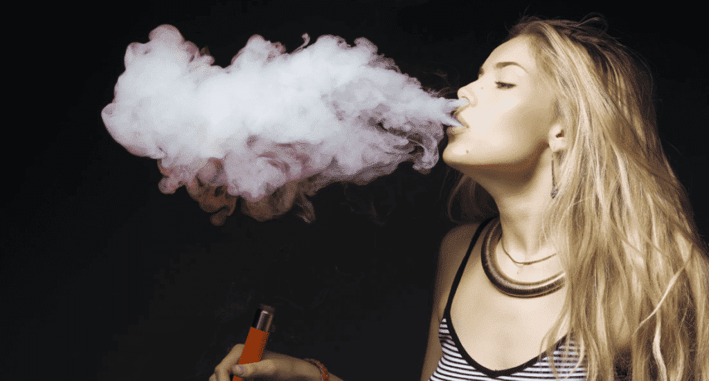 Cool vaping tricks to learn with your huge amount of clouds - Vapestorm